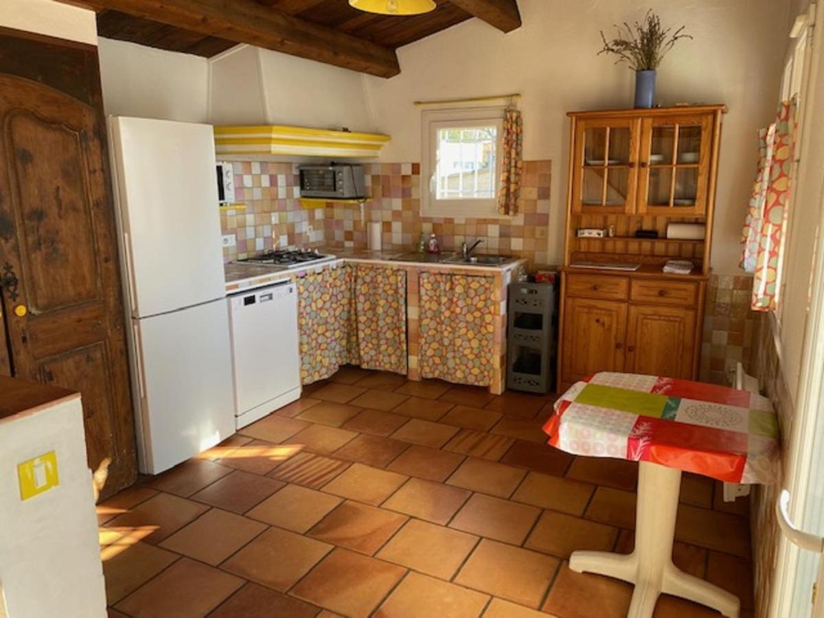 Holiday home Location Climatisee, Piscine, Animaux Acceptes, Jardin Cloture, Parking, Provence , Wifi *