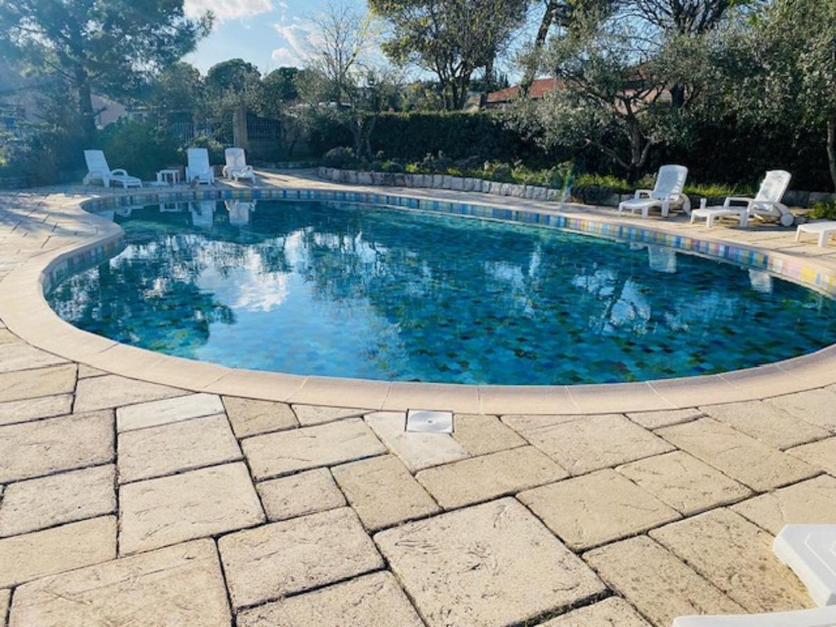 Holiday home Location Climatisee, Piscine, Animaux Acceptes, Jardin Cloture, Parking, Provence , Wifi *
