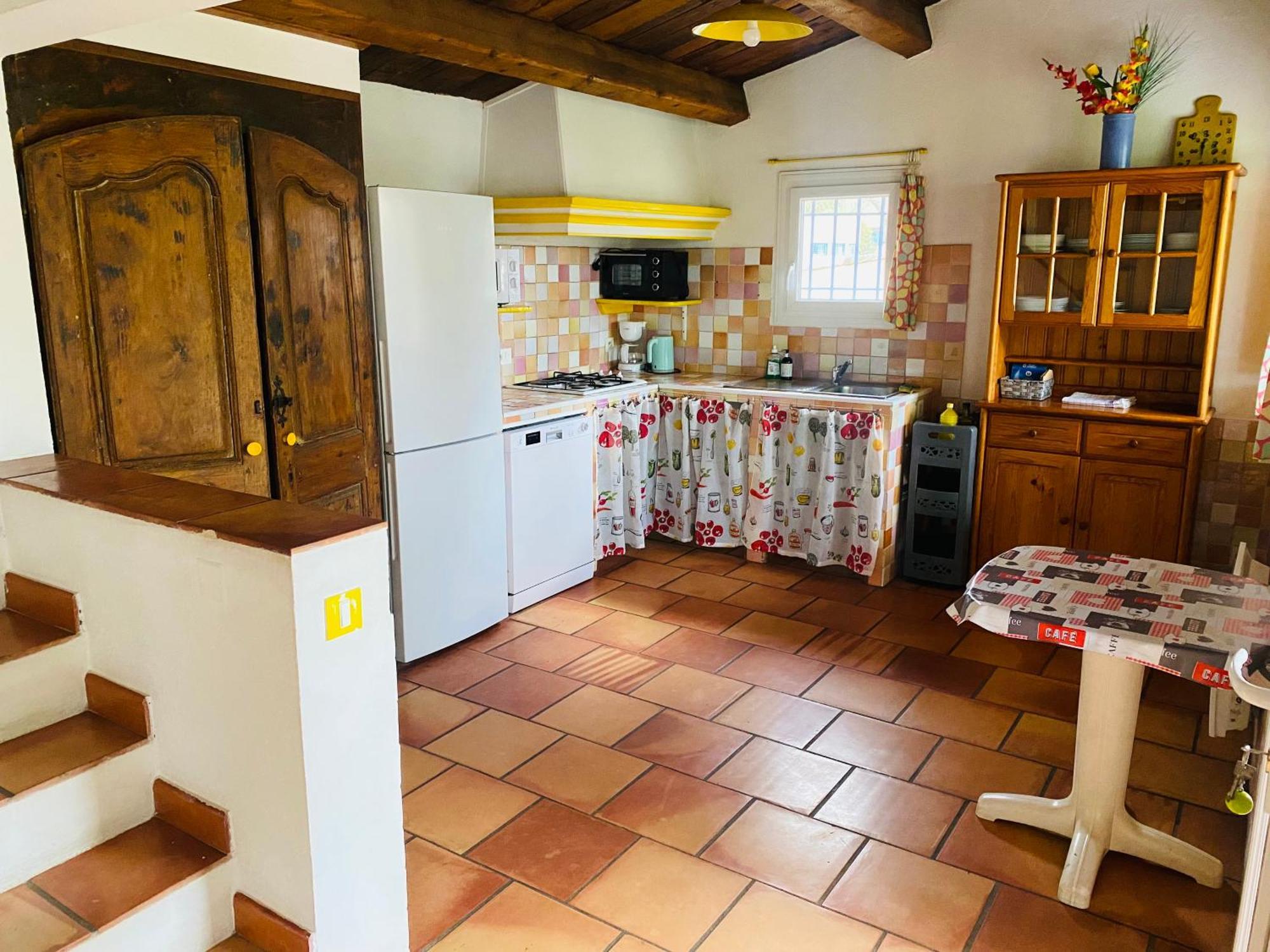 Holiday home Location Climatisee, Piscine, Animaux Acceptes, Jardin Cloture, Parking, Provence , Wifi *