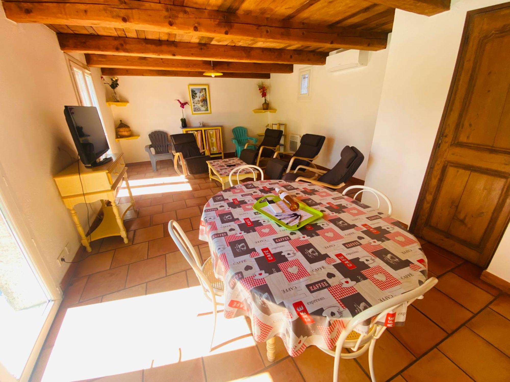 Location Climatisee, Piscine, Animaux Acceptes, Jardin Cloture, Parking, Provence , Wifi Holiday home *