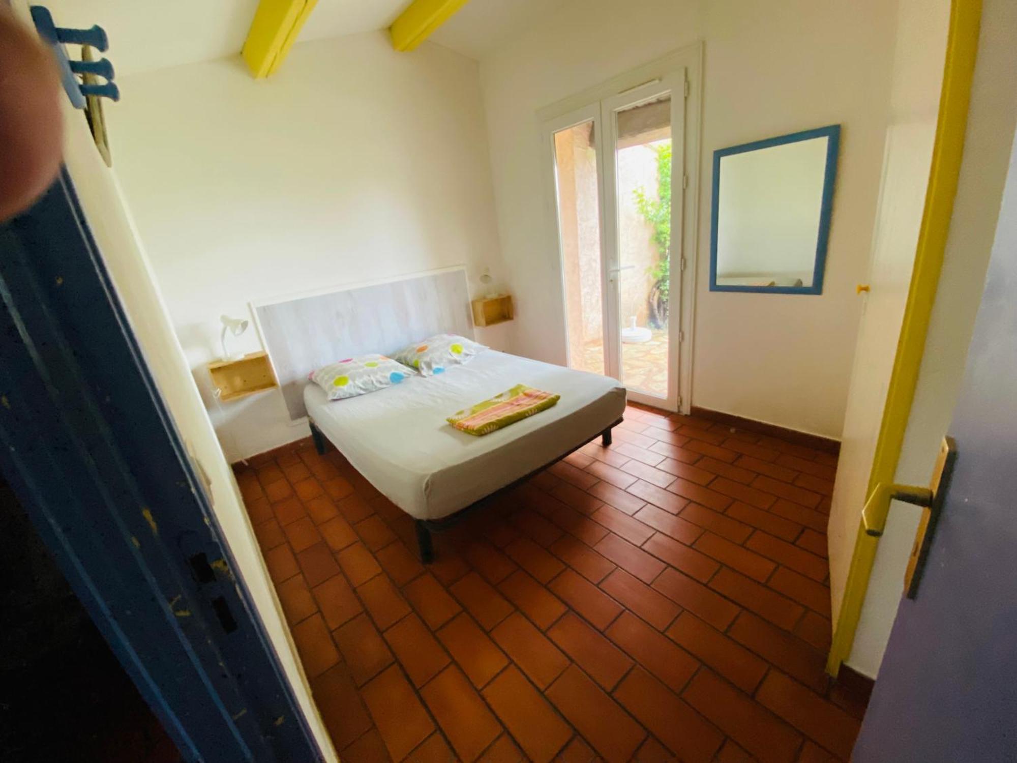 Holiday home Location Climatisee, Piscine, Animaux Acceptes, Jardin Cloture, Parking, Provence , Wifi *